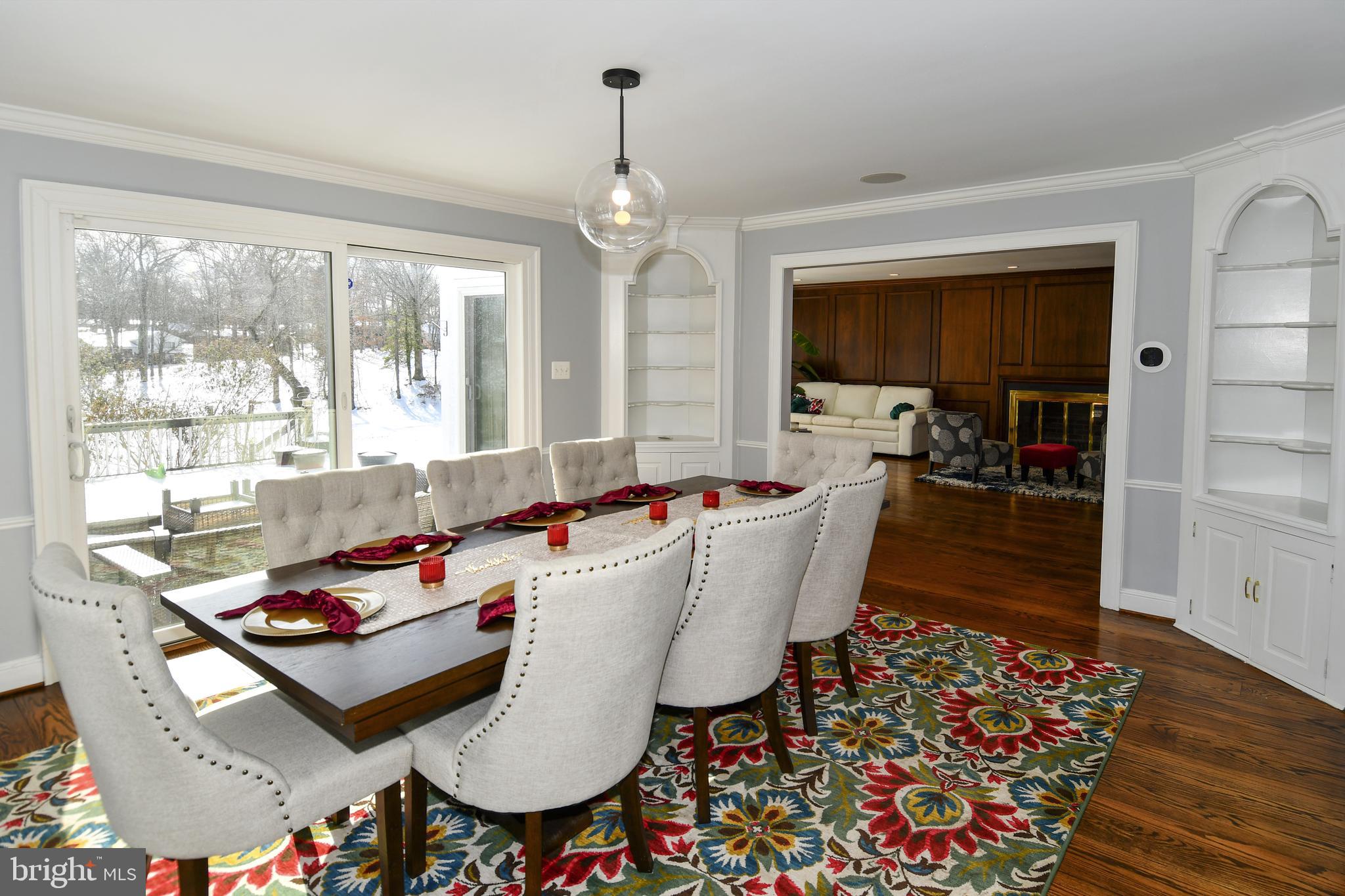 121 RIVER FOREST LANE