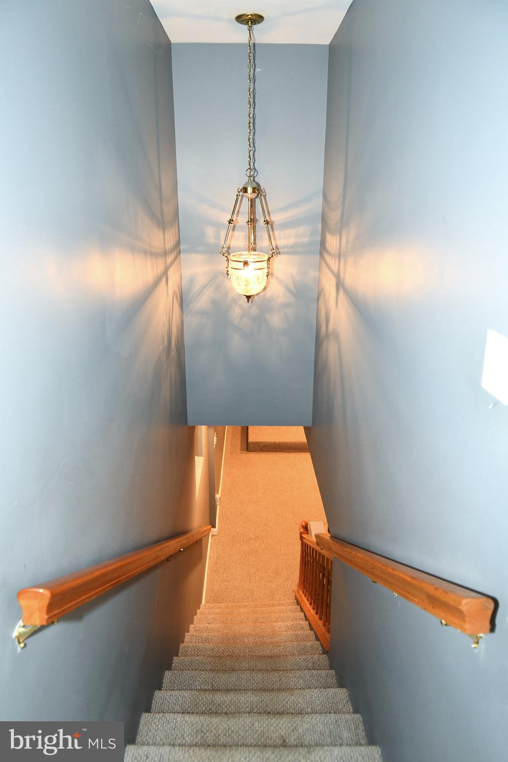 121 RIVER FOREST LANE