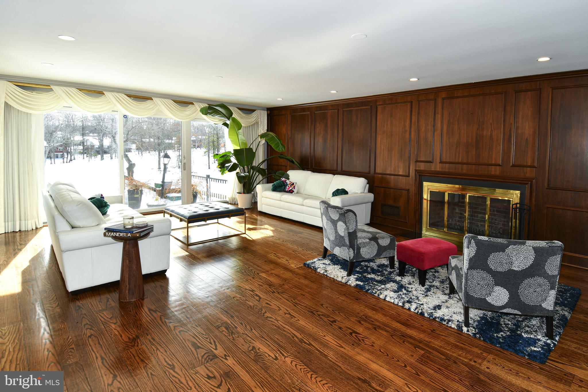 121 RIVER FOREST LANE