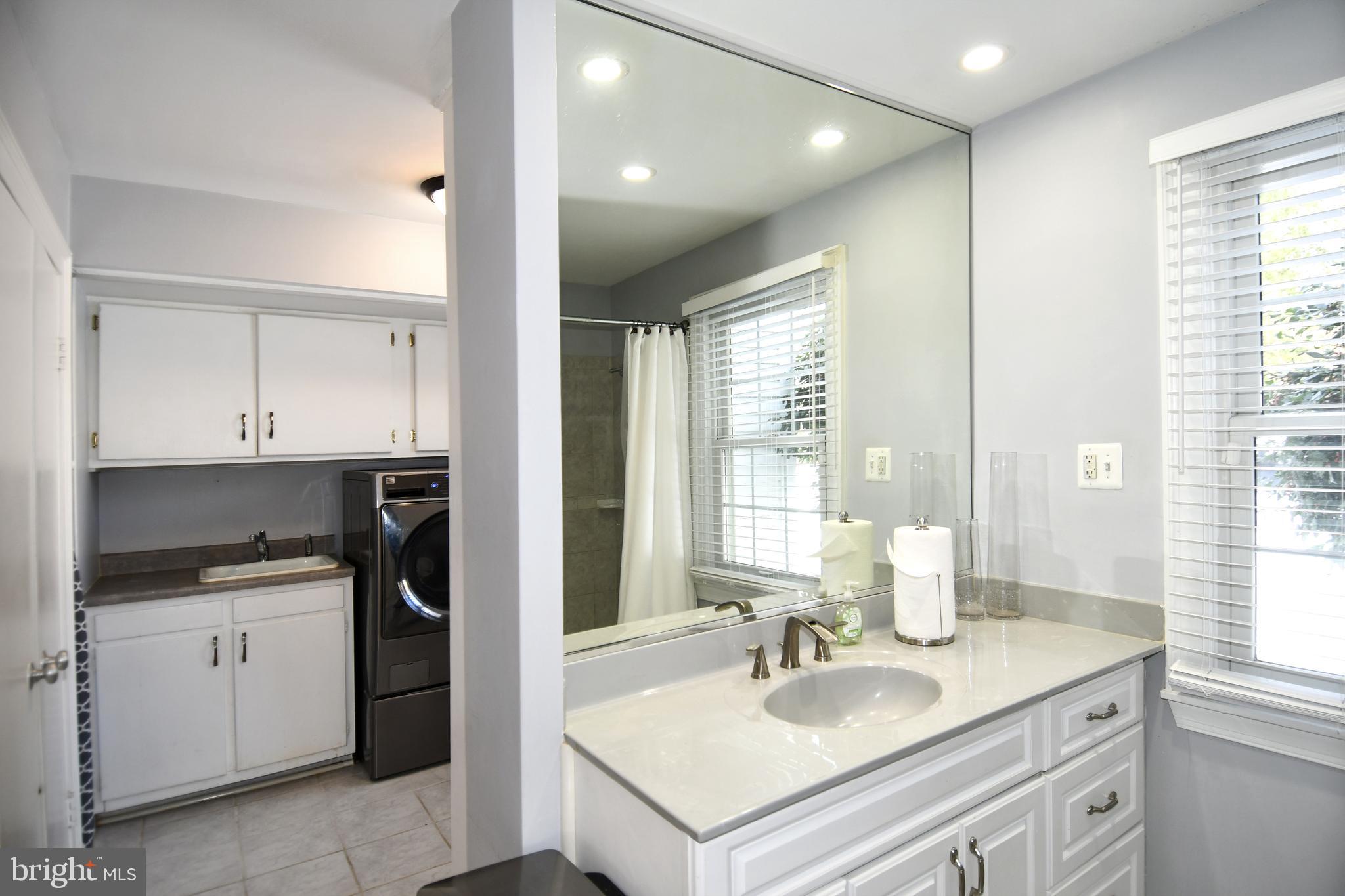 121 RIVER FOREST LANE