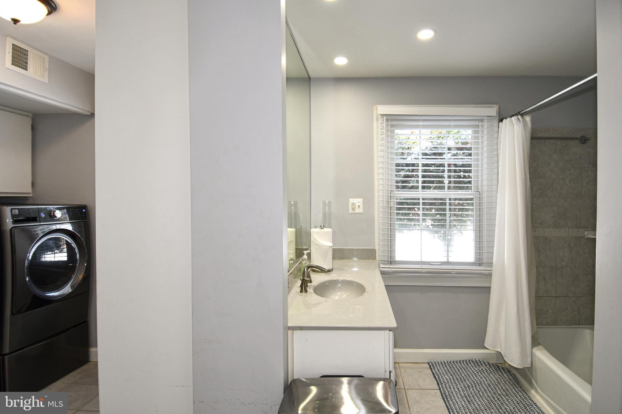 121 RIVER FOREST LANE