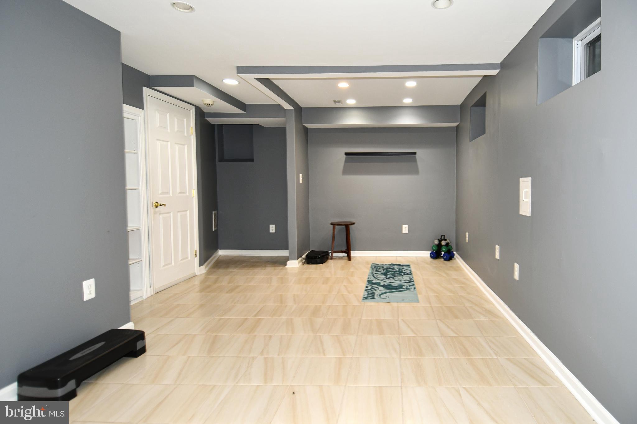 121 RIVER FOREST LANE