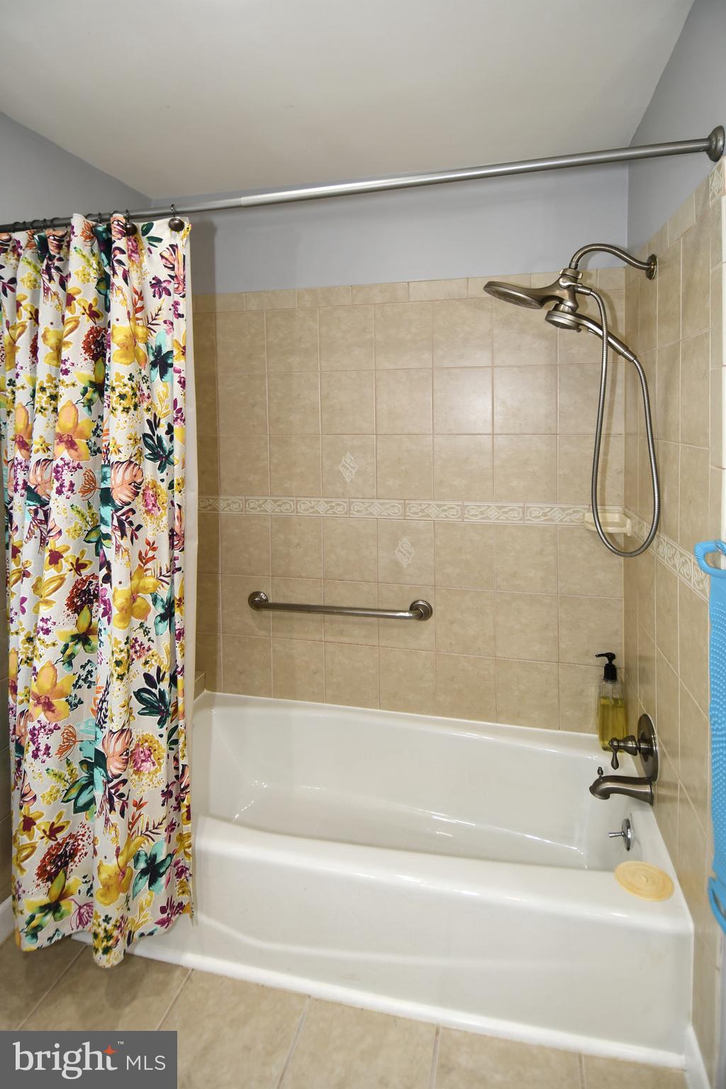 121 RIVER FOREST LANE