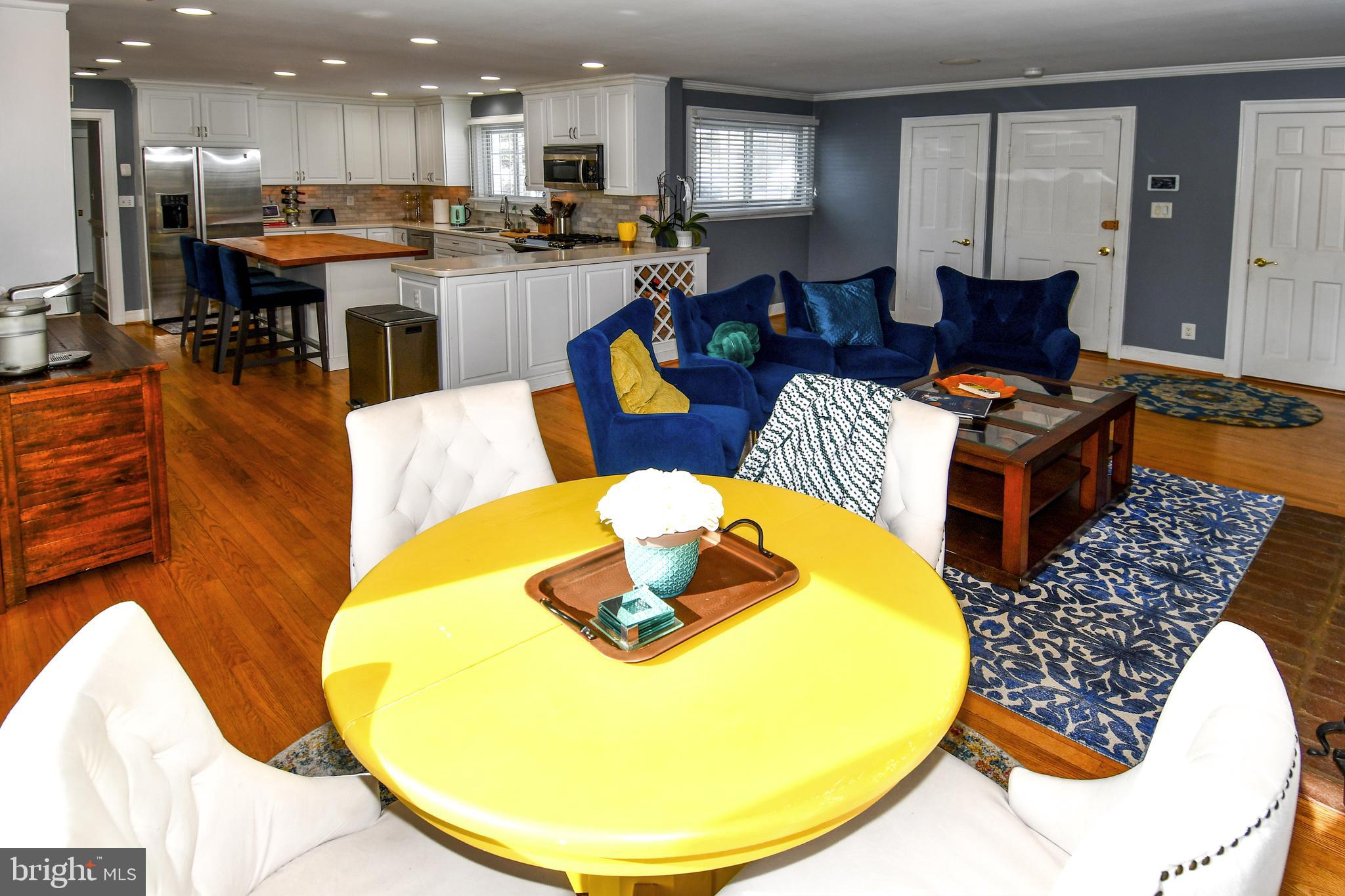 121 RIVER FOREST LANE