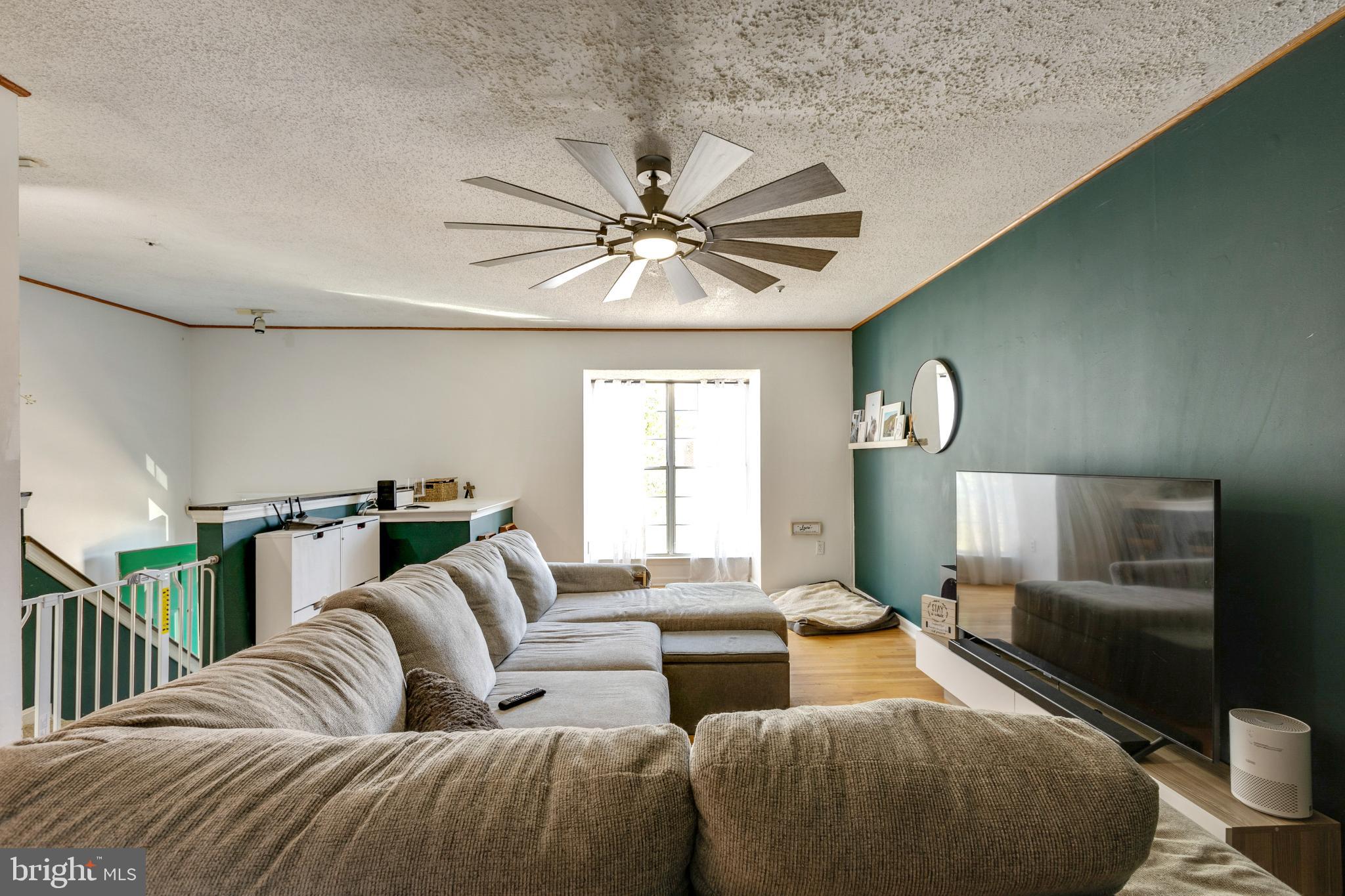 8329 FOUNDERS WOODS WAY