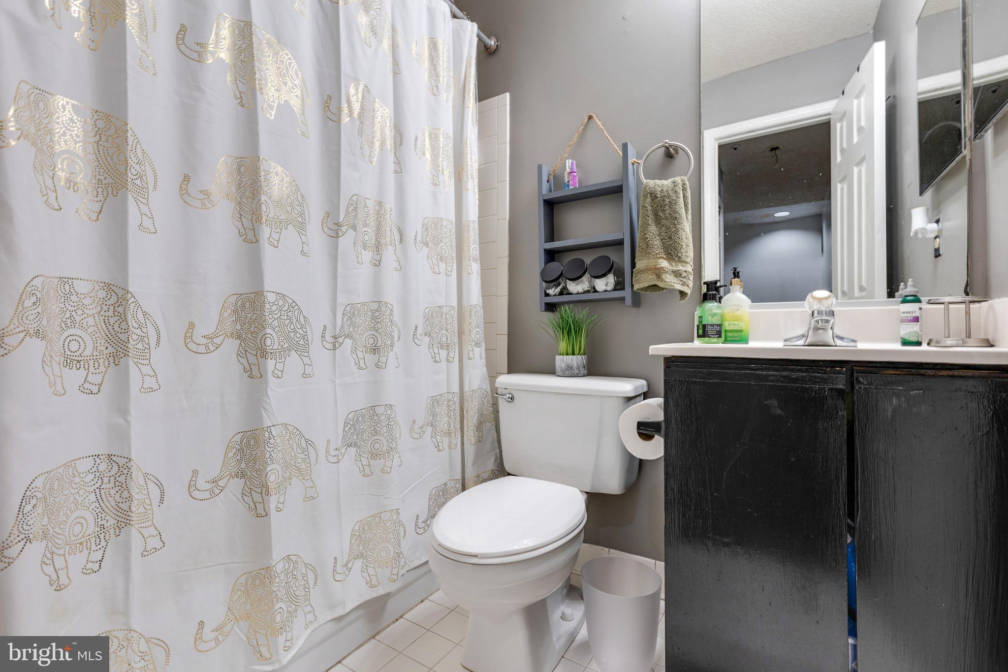 8329 FOUNDERS WOODS WAY