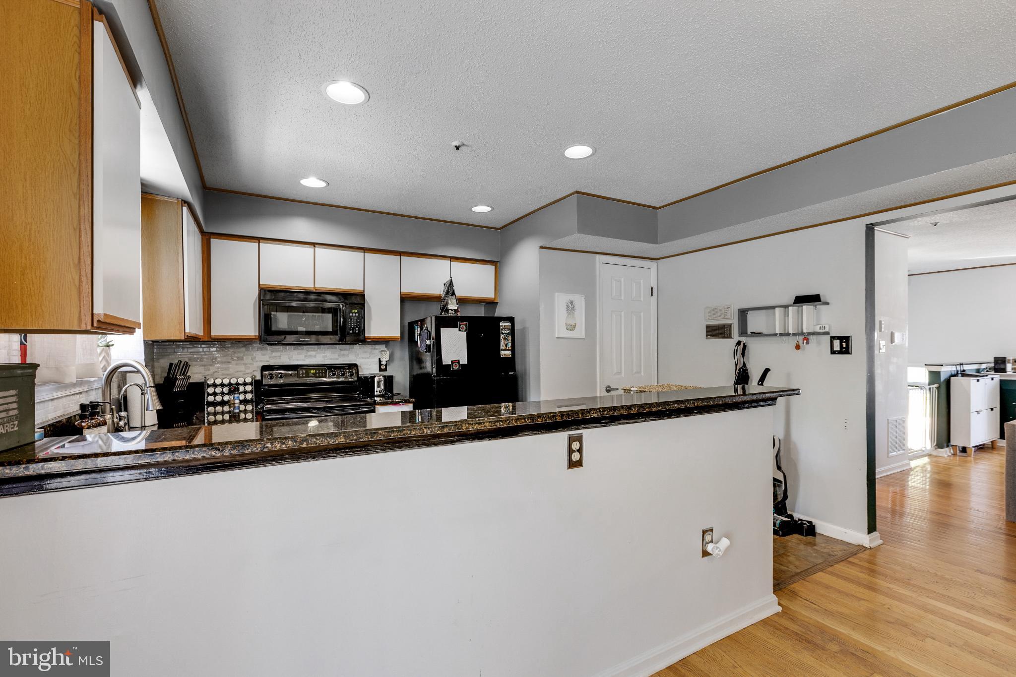 8329 FOUNDERS WOODS WAY