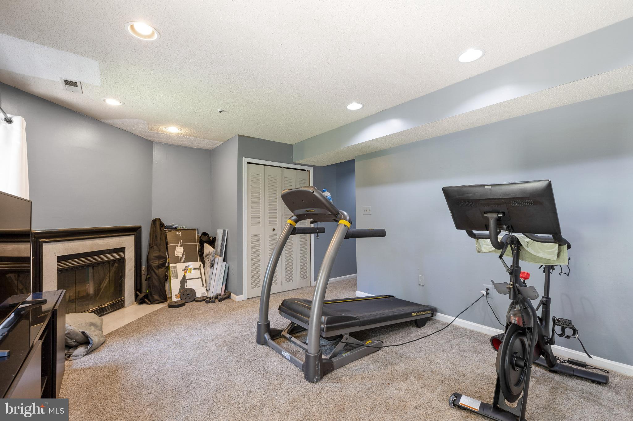 8329 FOUNDERS WOODS WAY