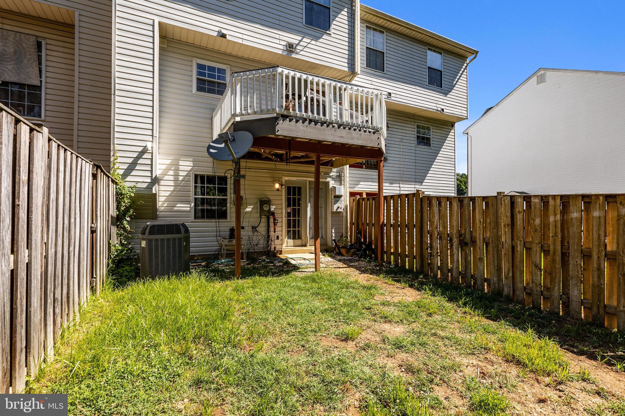 8329 FOUNDERS WOODS WAY