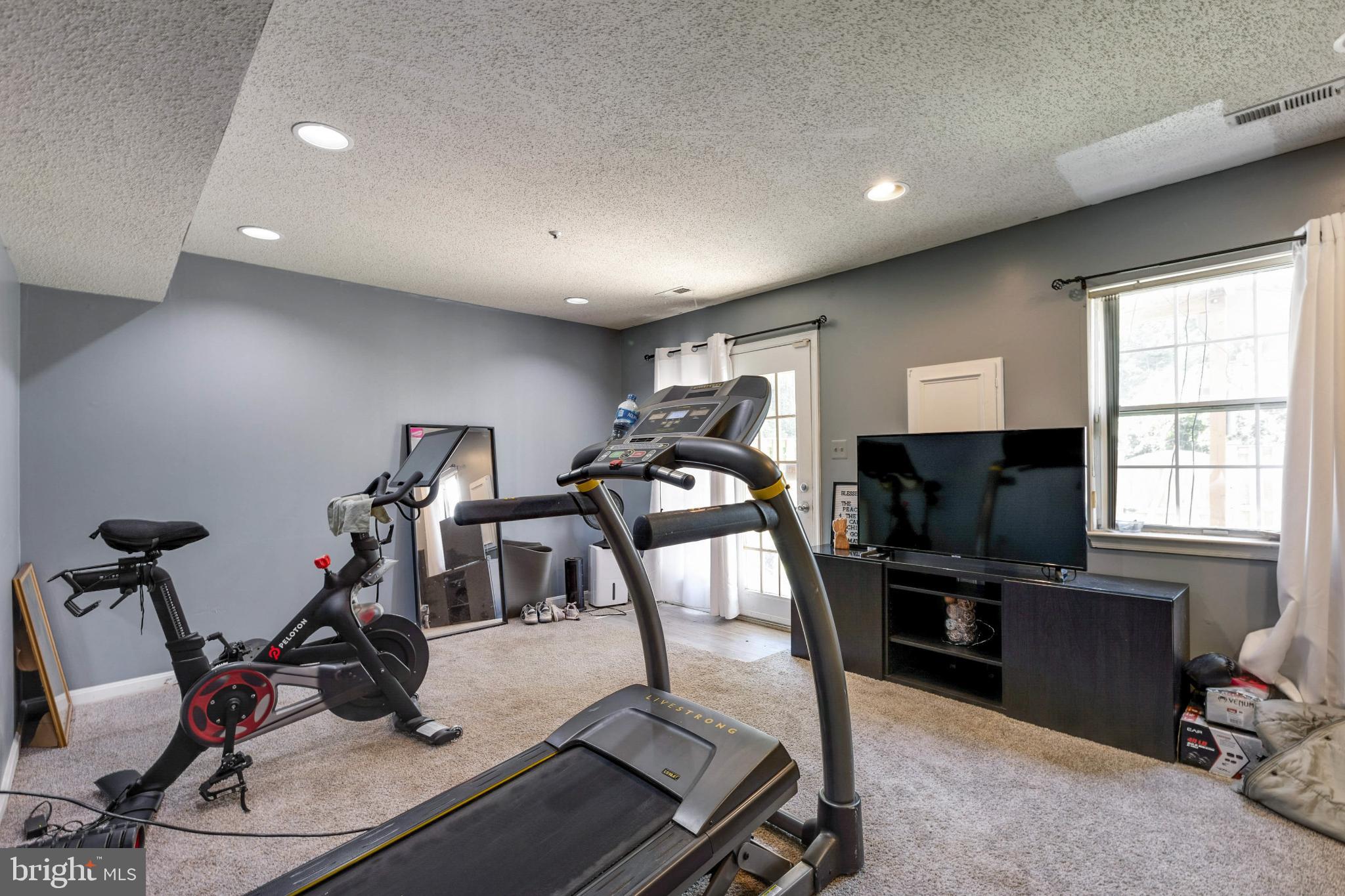 8329 FOUNDERS WOODS WAY