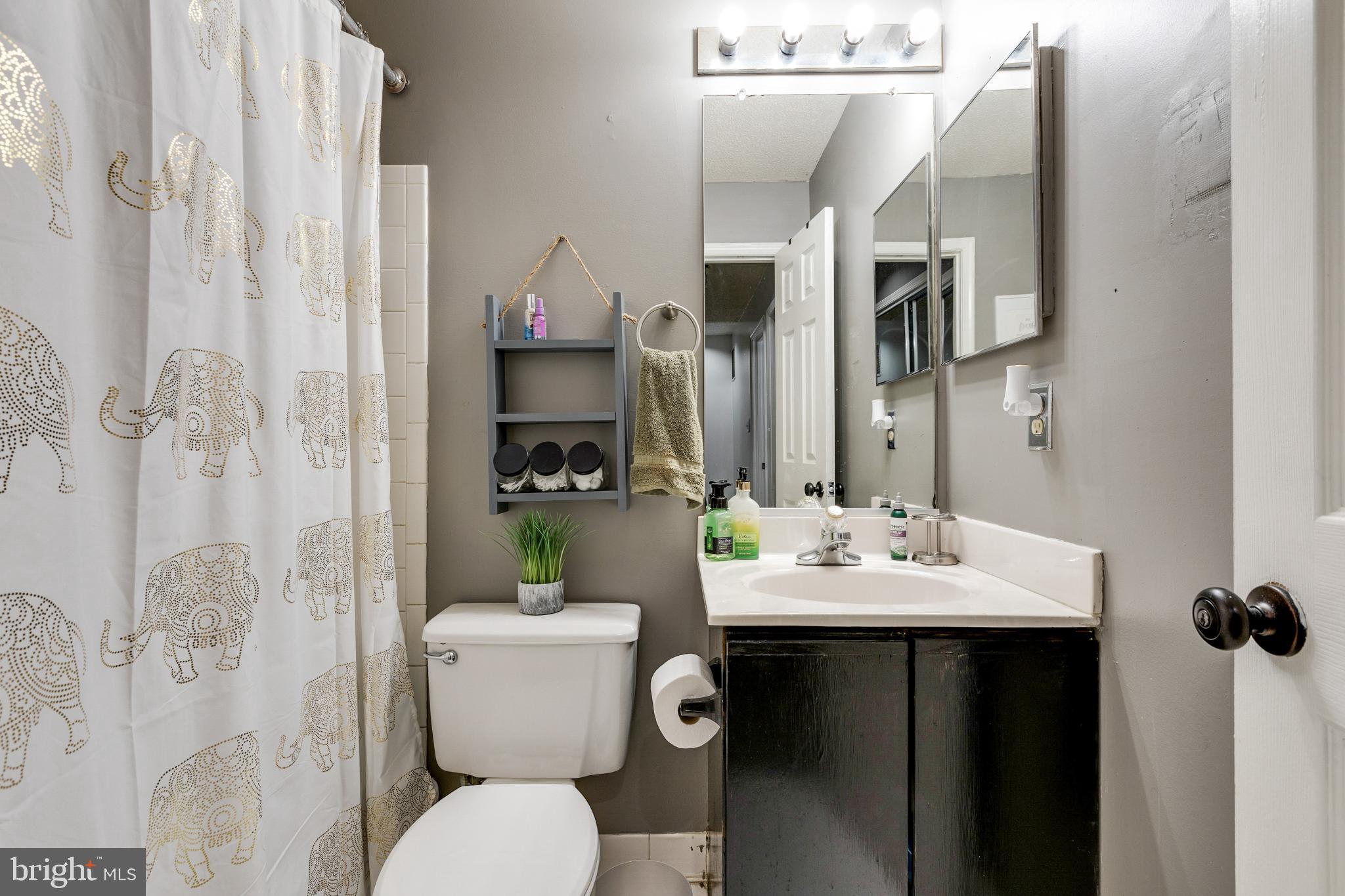 8329 FOUNDERS WOODS WAY