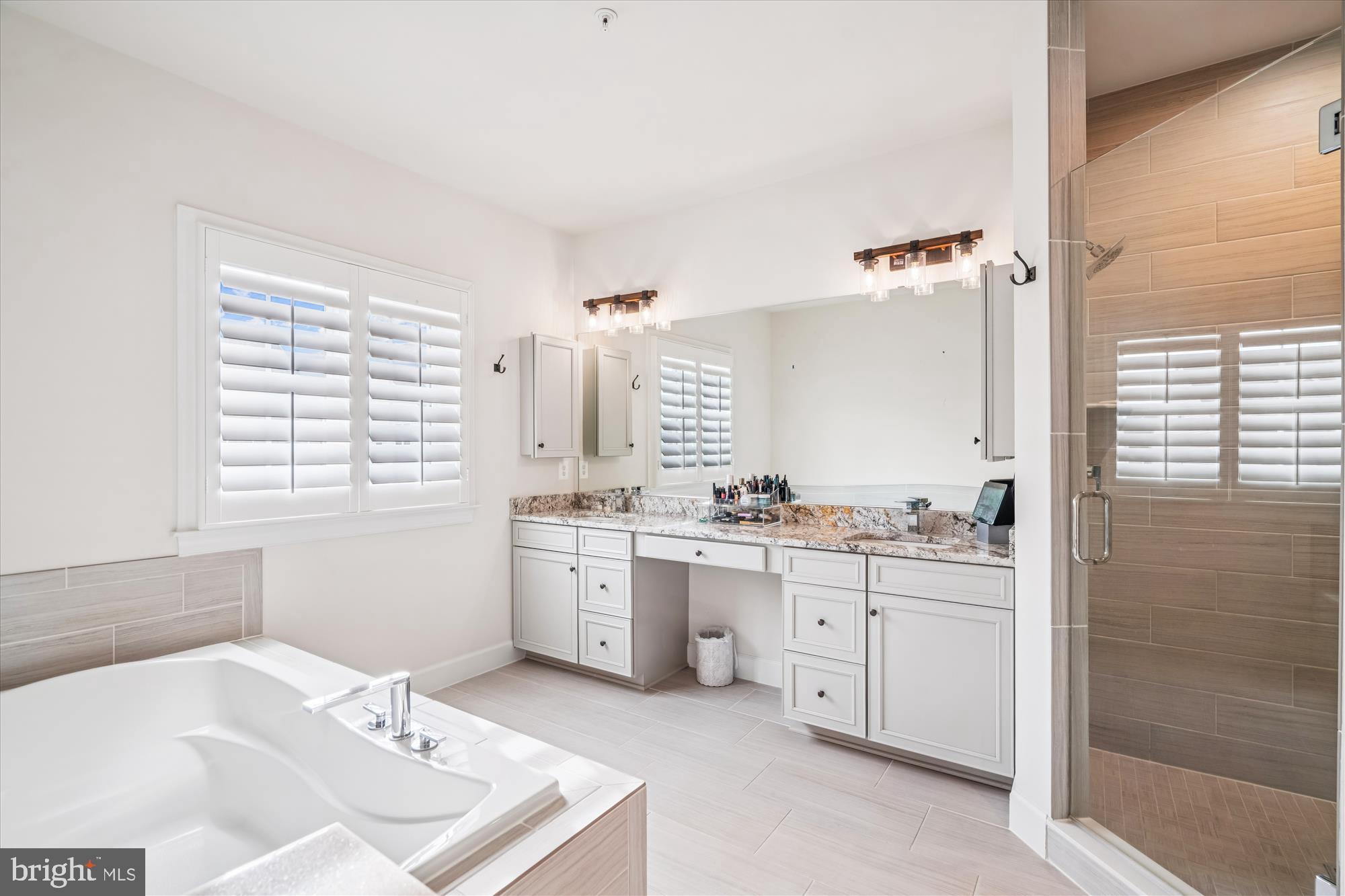 3808 GENTLE BREEZE DRIVE