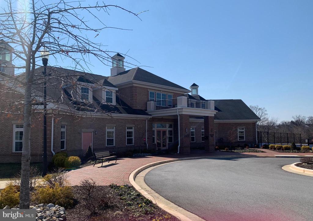 3808 GENTLE BREEZE DRIVE