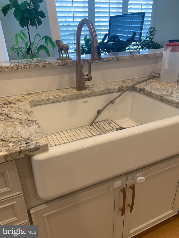 3808 GENTLE BREEZE DRIVE
