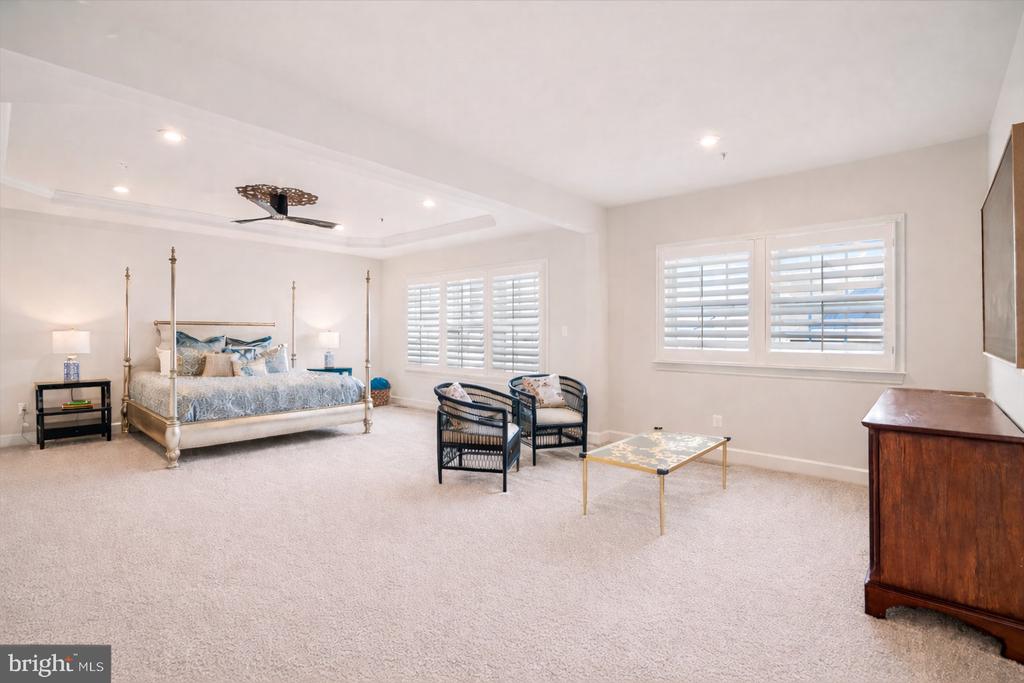 3808 GENTLE BREEZE DRIVE