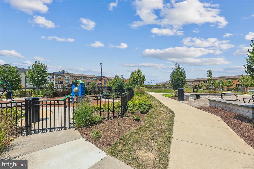 3808 GENTLE BREEZE DRIVE