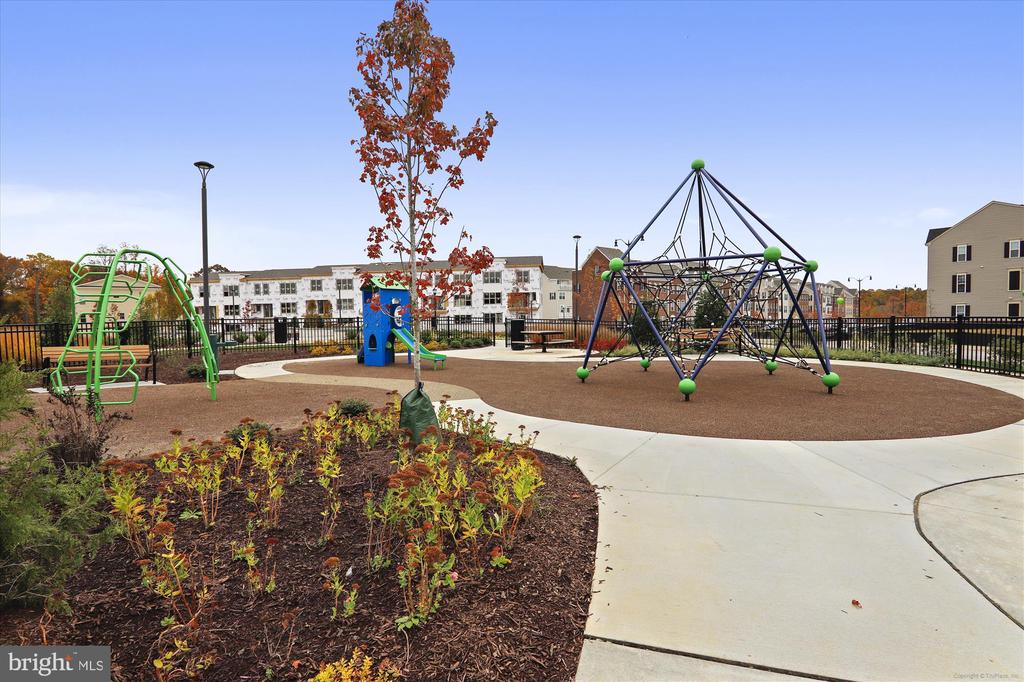 3808 GENTLE BREEZE DRIVE