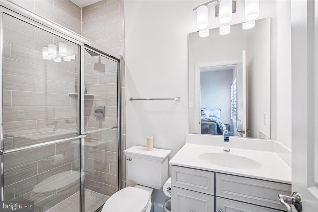 3808 GENTLE BREEZE DRIVE