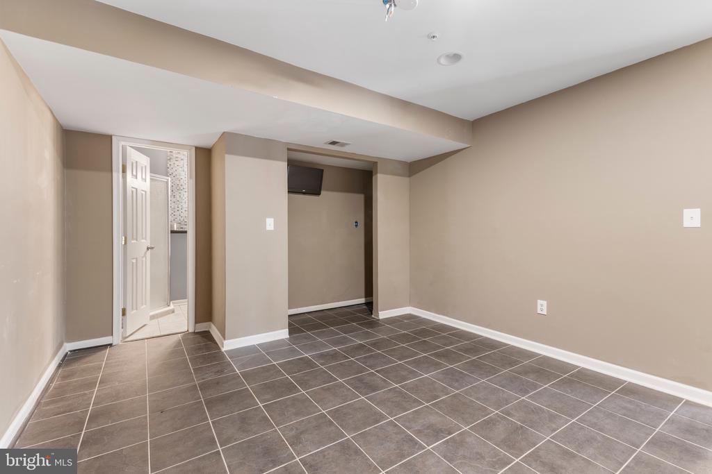 11013 OLD YORK ROAD