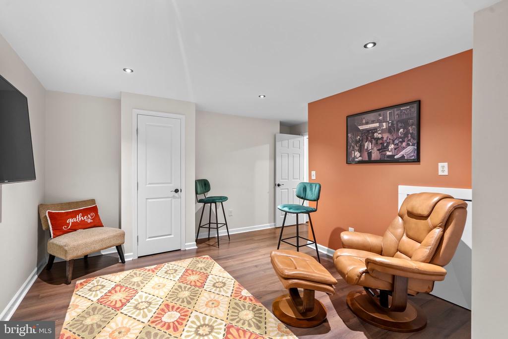14221 PLEASANT VIEW DRIVE