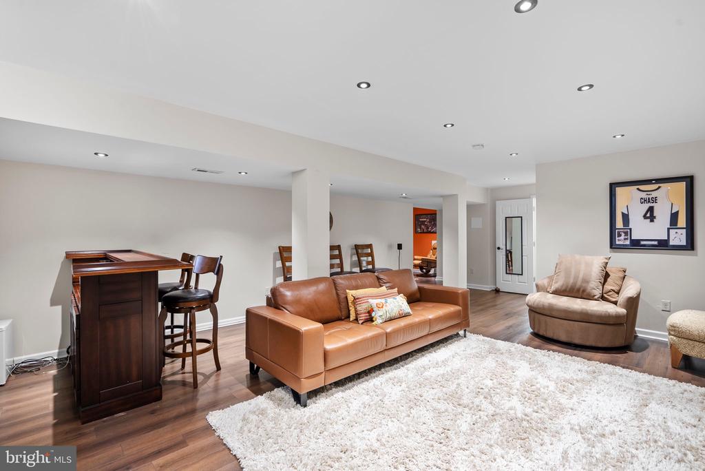 14221 PLEASANT VIEW DRIVE