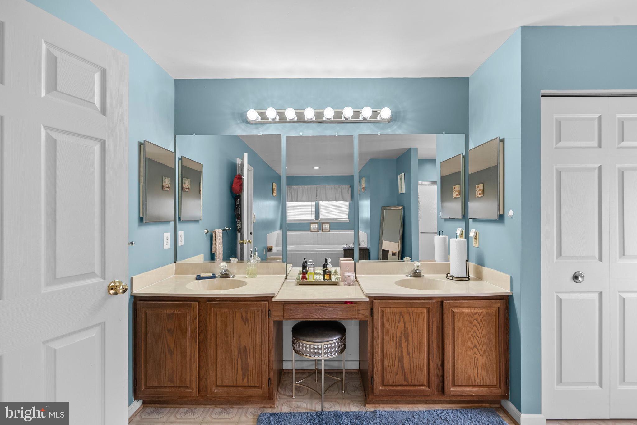 14221 PLEASANT VIEW DRIVE