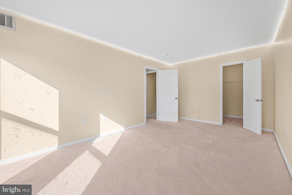 5204 NEWTON STREET 304