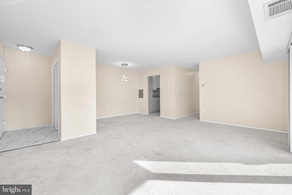 5204 NEWTON STREET 304