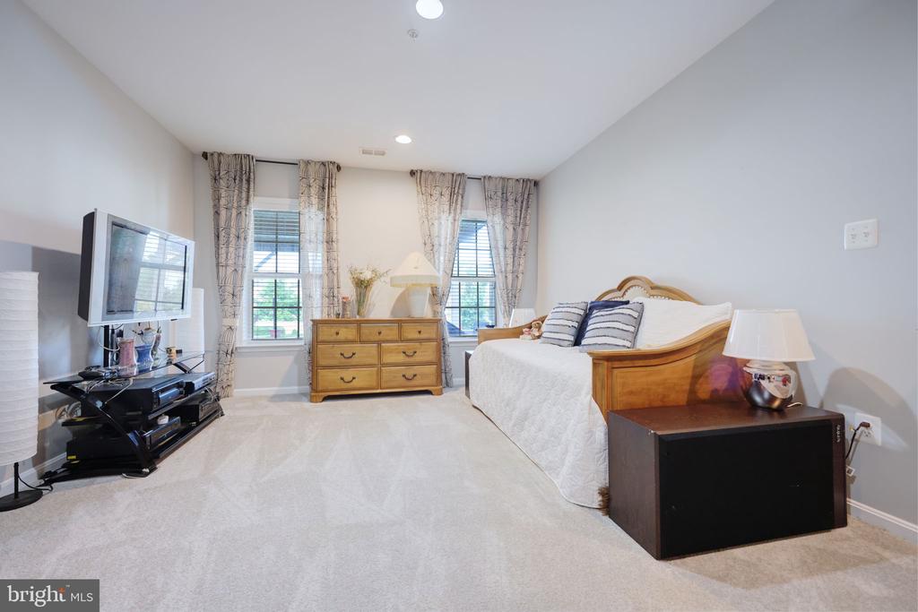 2703 BROWNLEE COURT