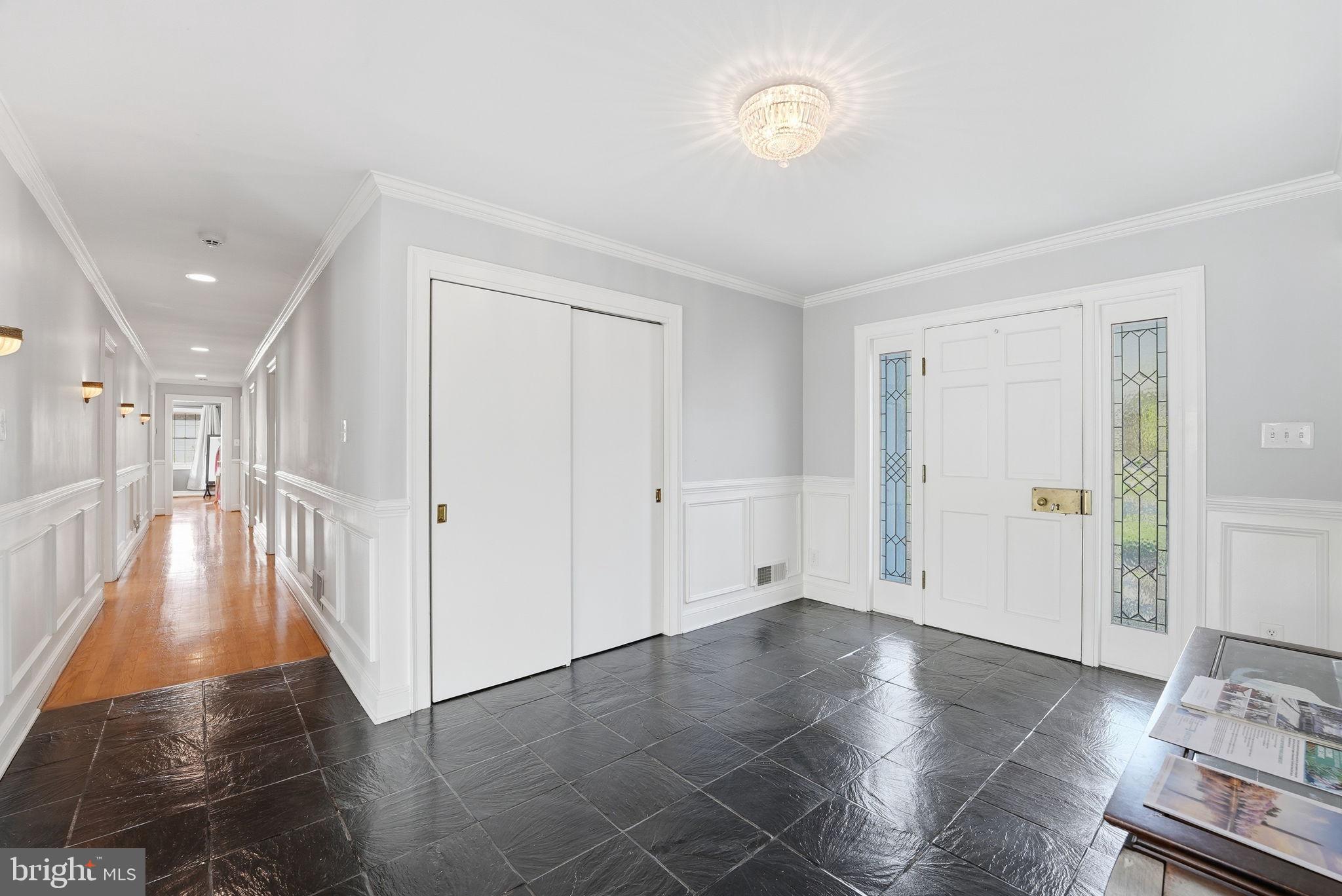 121 RIVER FOREST LANE