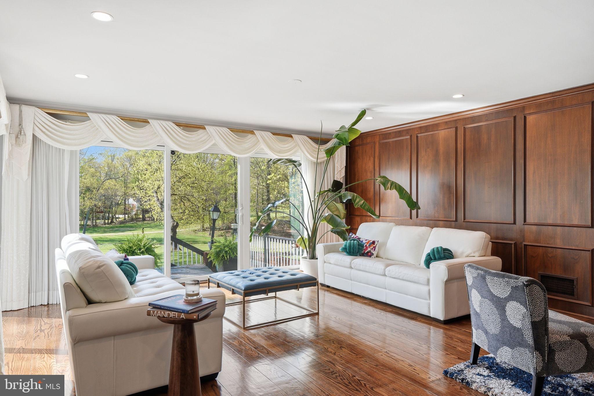 121 RIVER FOREST LANE