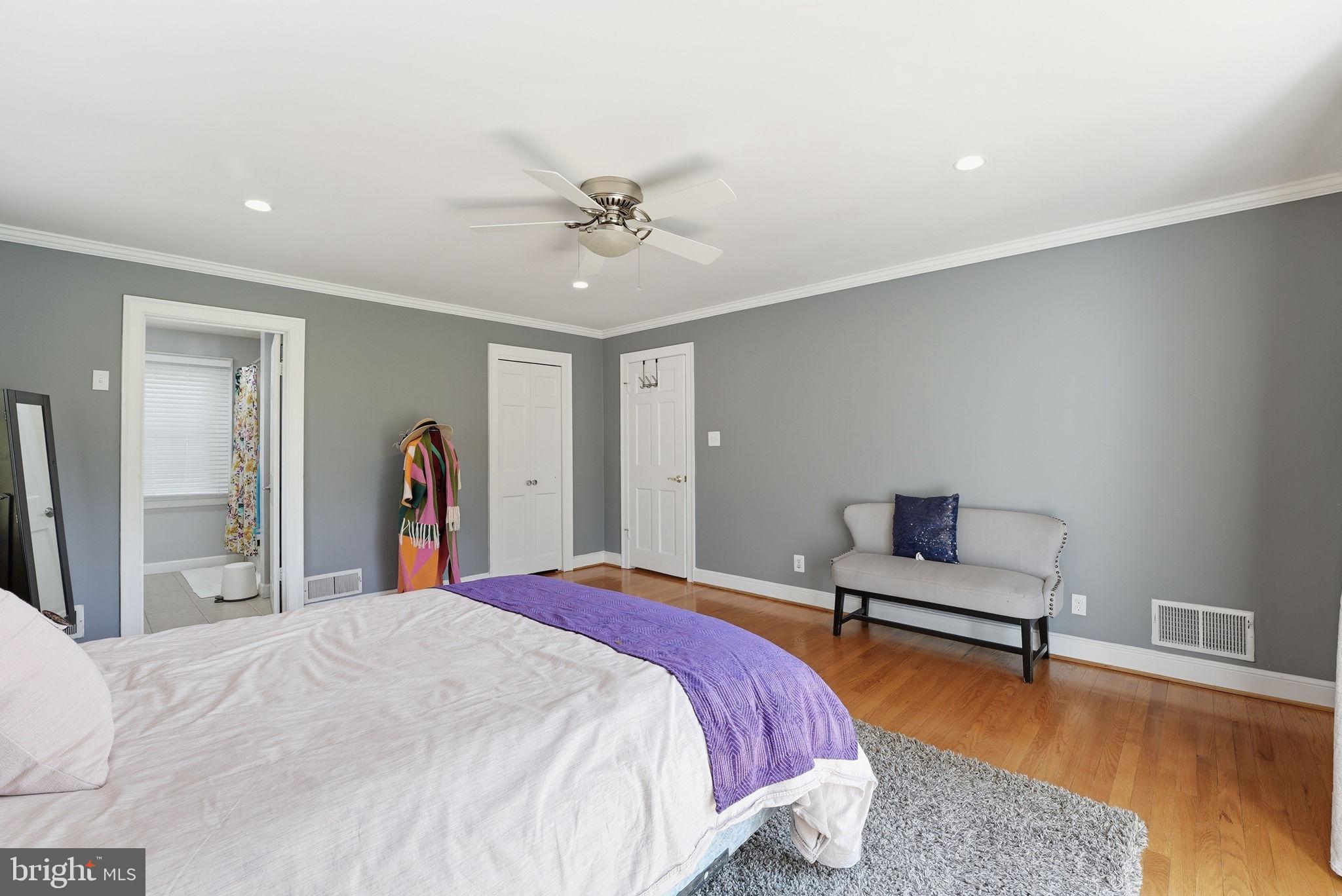 121 RIVER FOREST LANE
