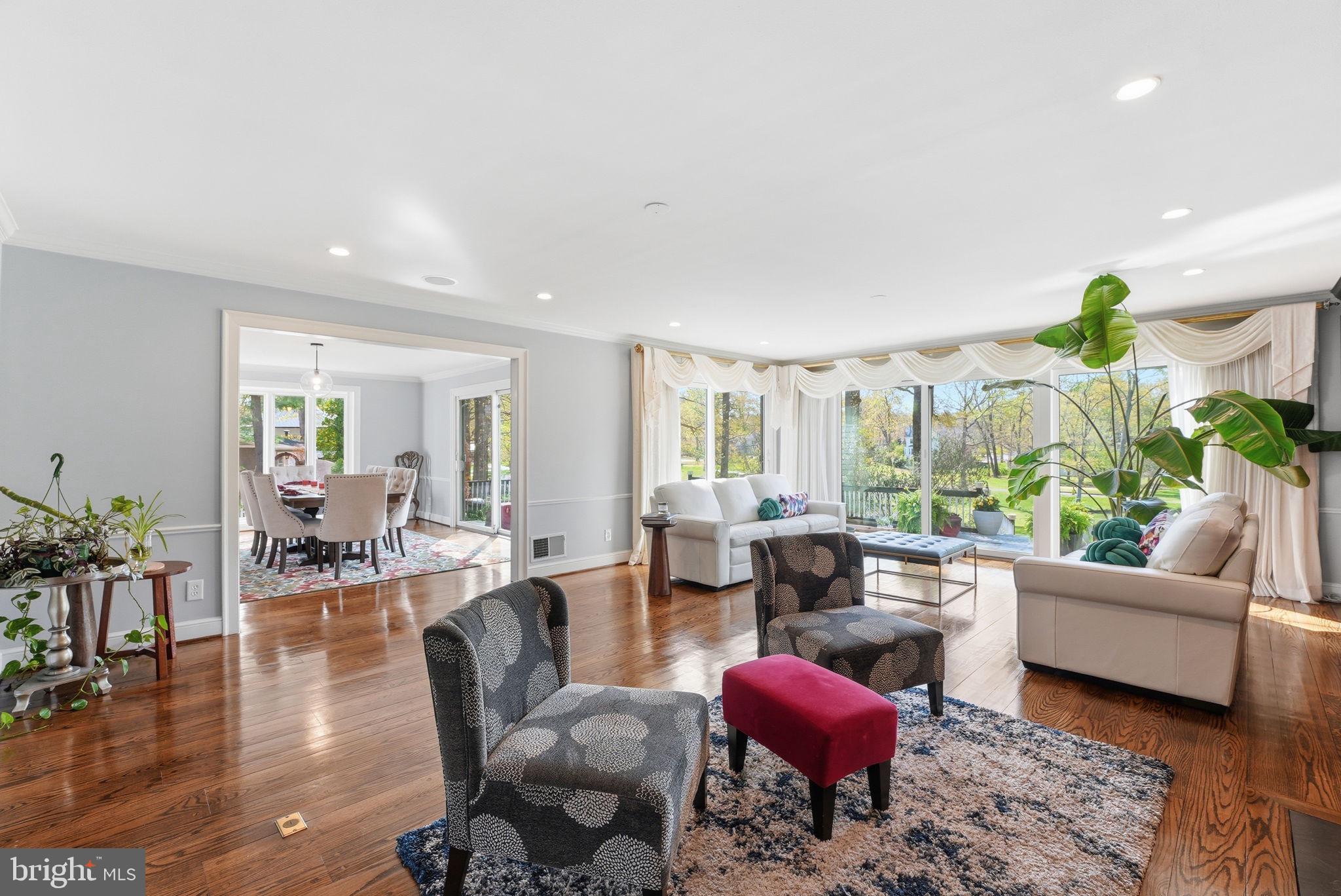 121 RIVER FOREST LANE