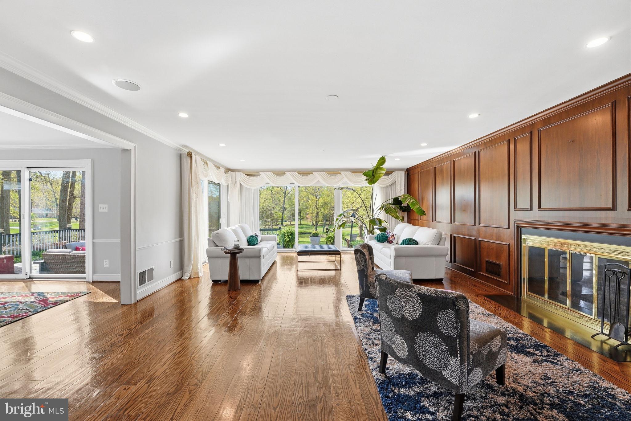 121 RIVER FOREST LANE