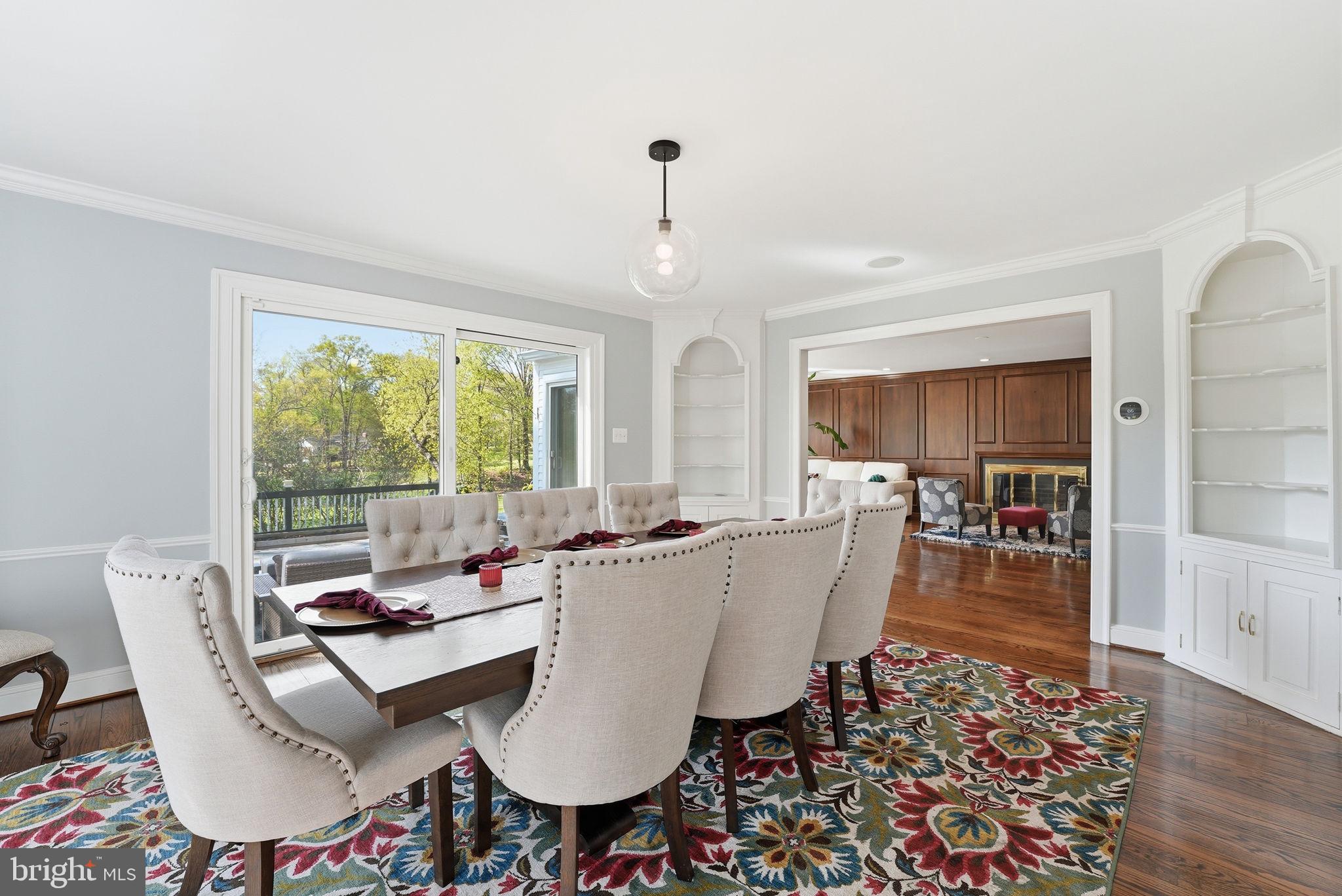 121 RIVER FOREST LANE