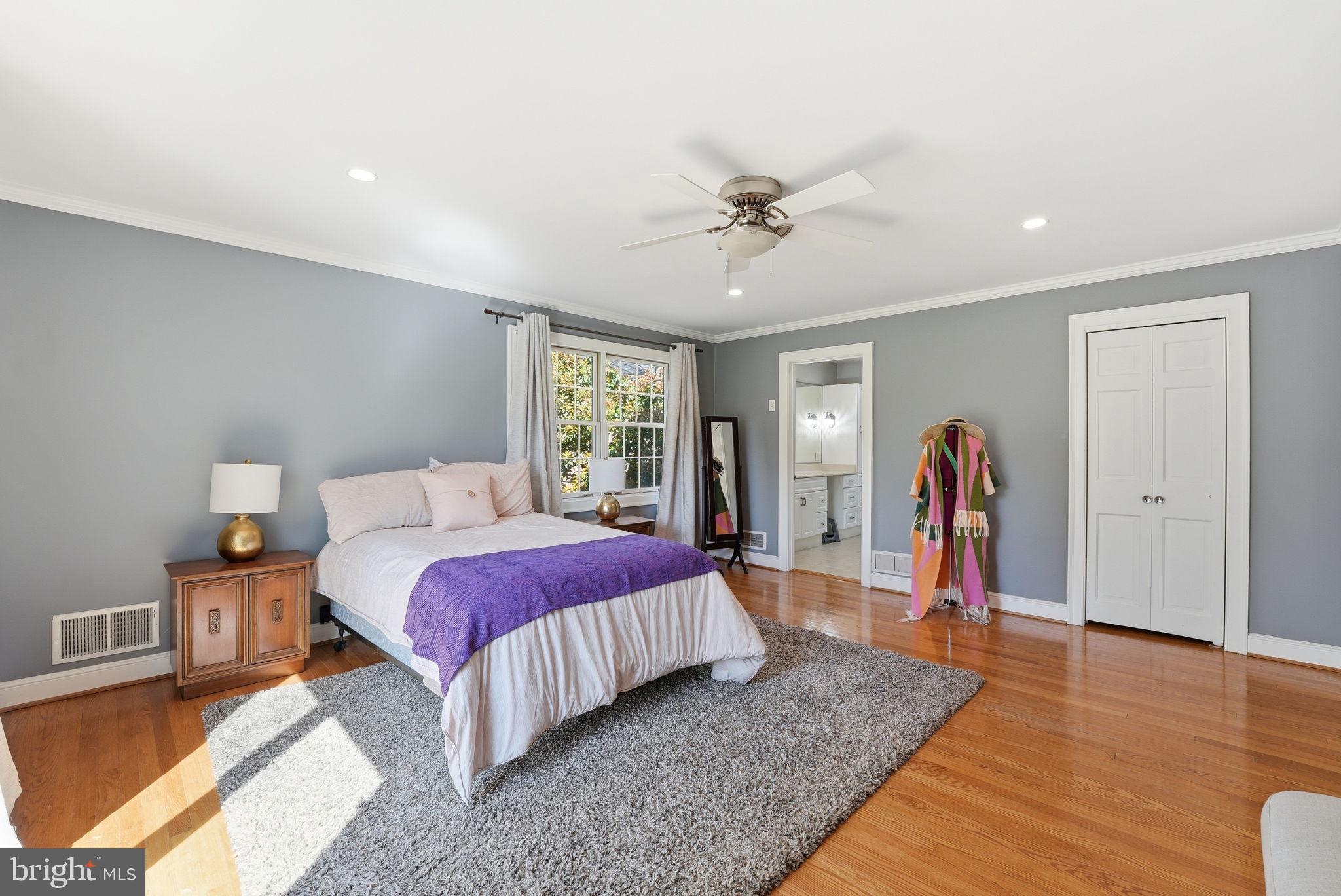121 RIVER FOREST LANE