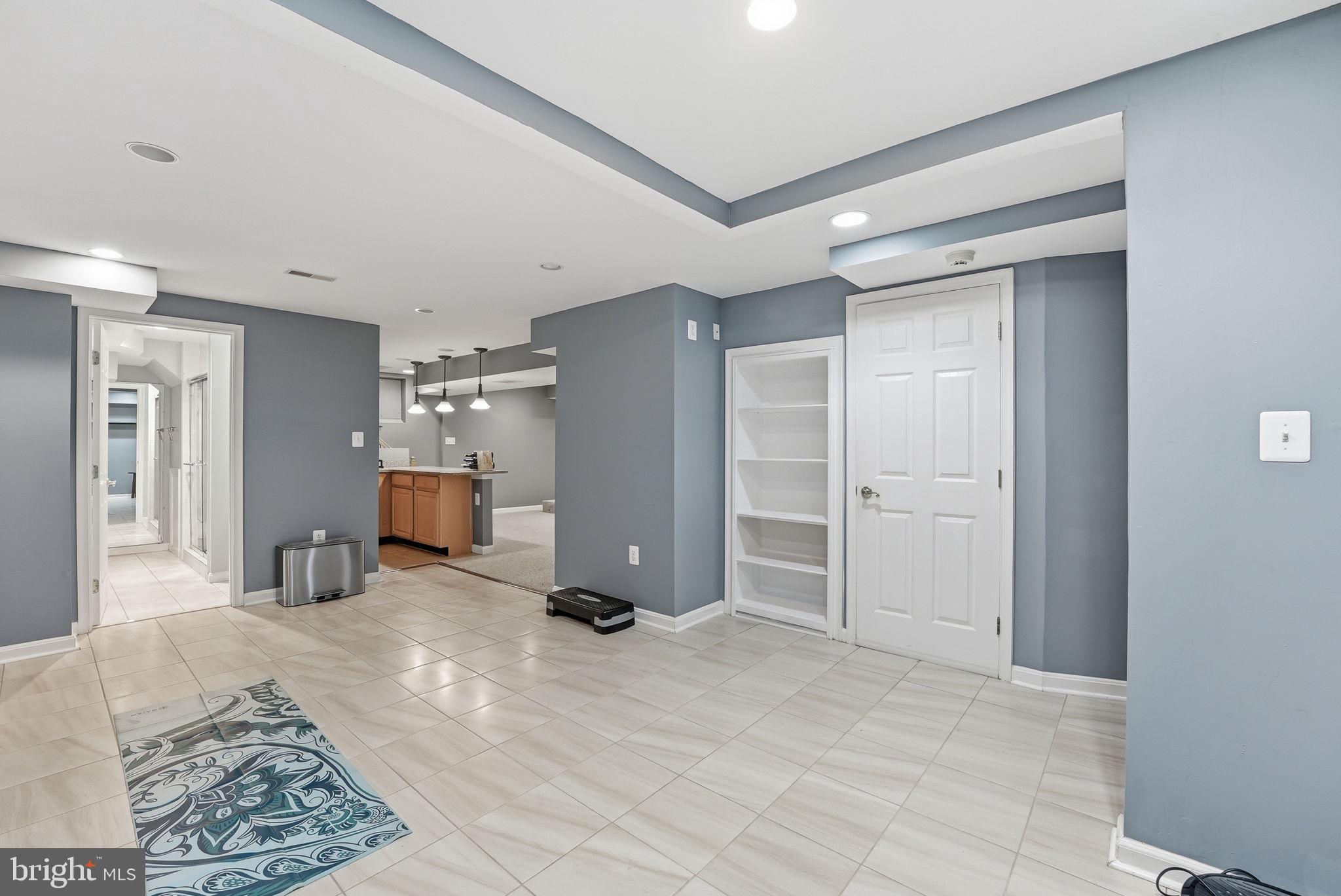 121 RIVER FOREST LANE