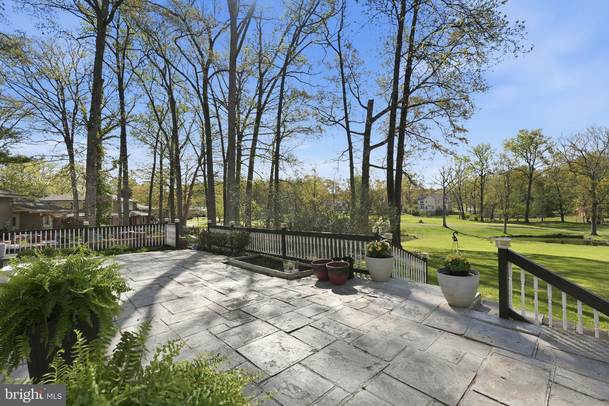 121 RIVER FOREST LANE