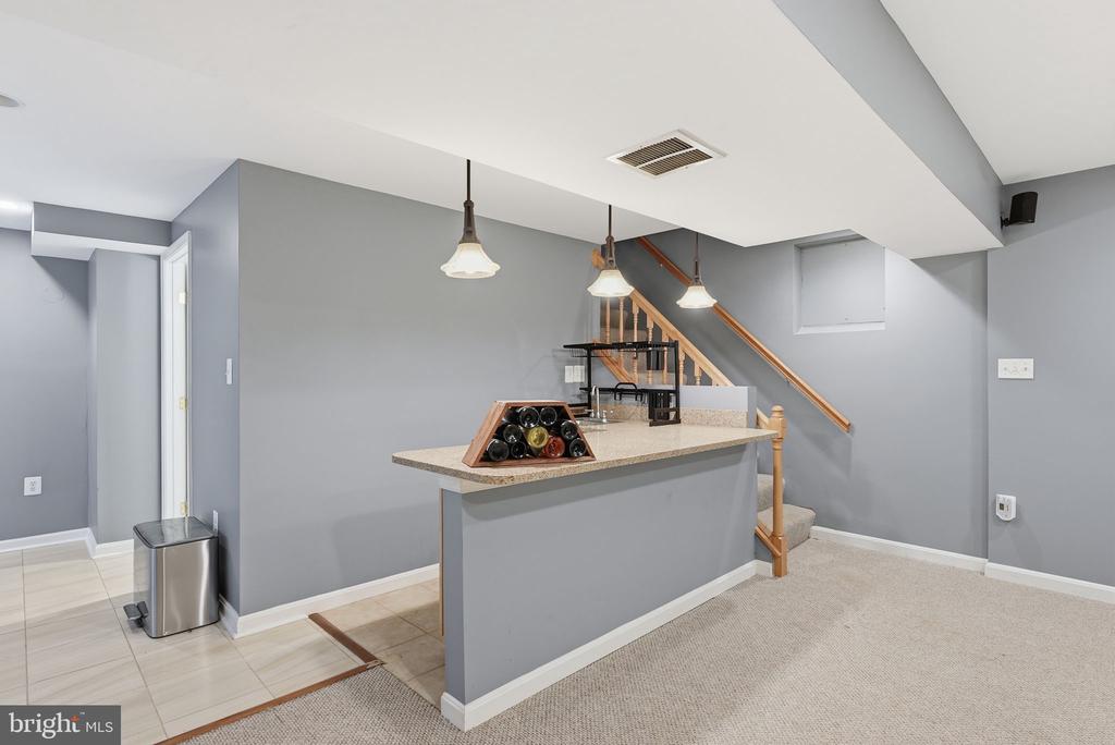 121 RIVER FOREST LANE
