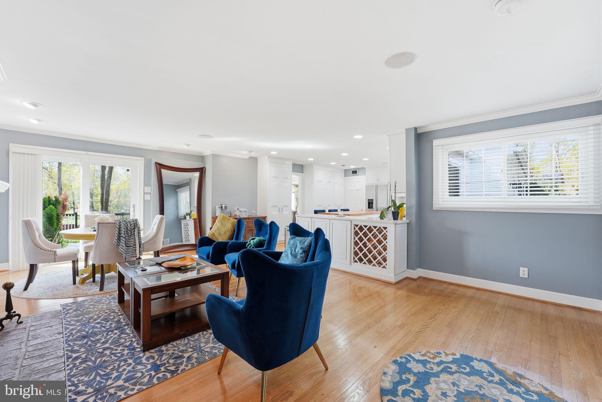 121 RIVER FOREST LANE