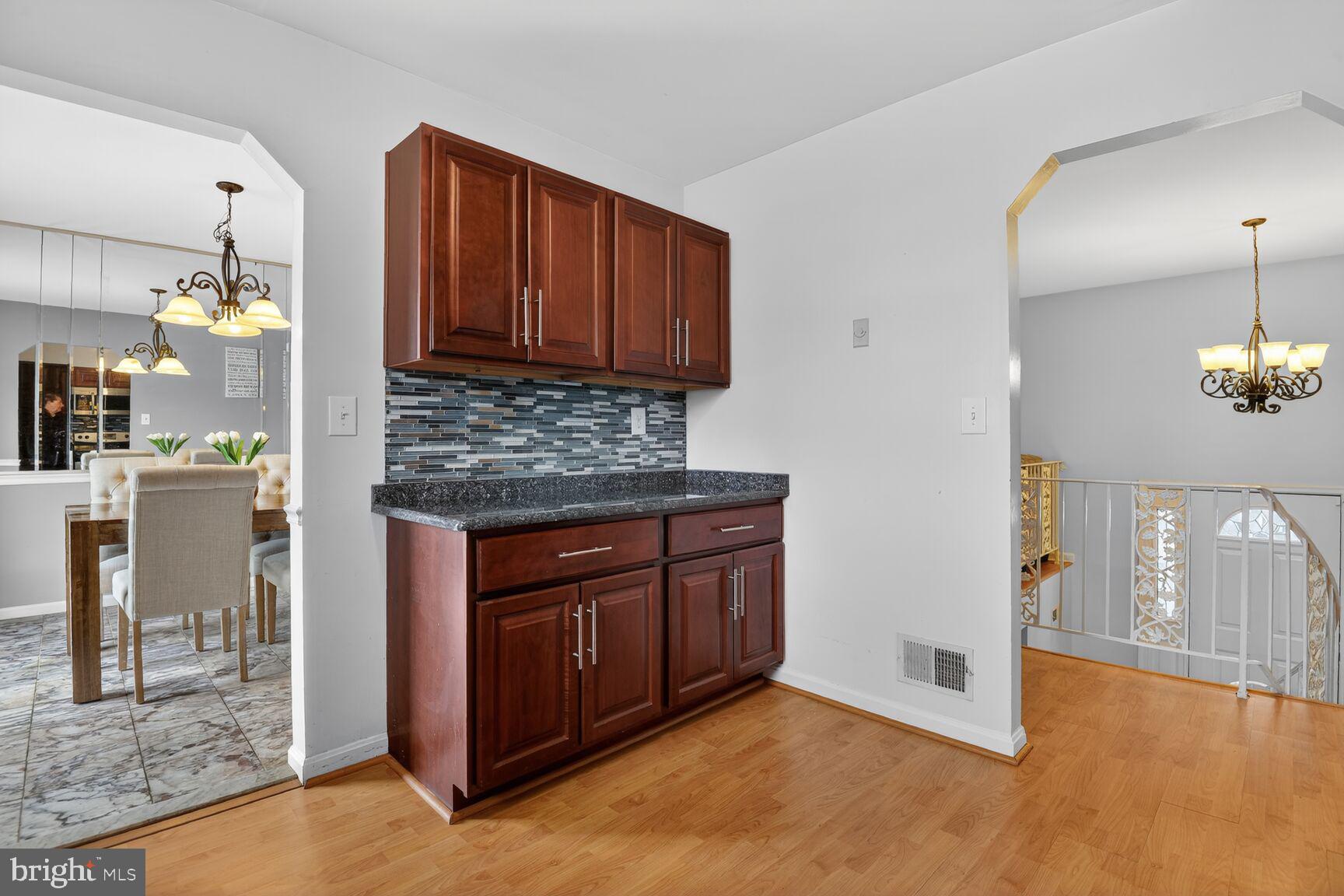 3106 KINGSWAY COURT