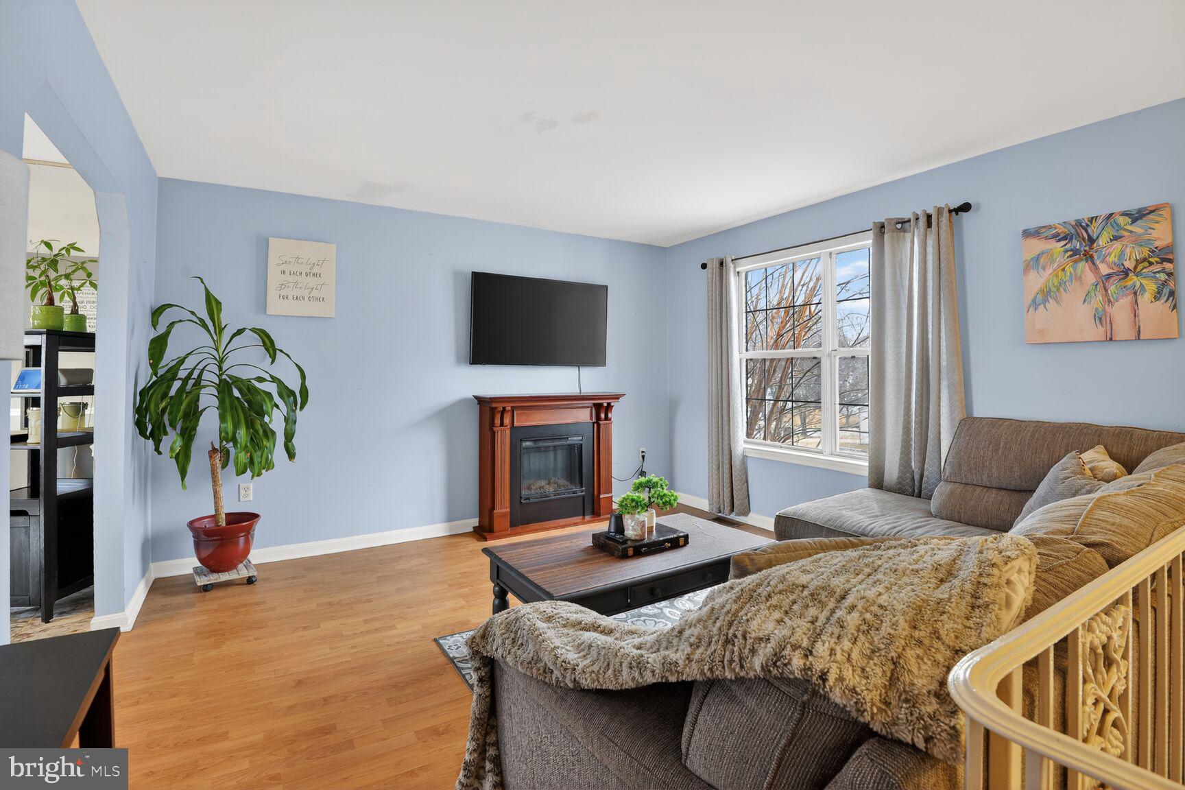 3106 KINGSWAY COURT