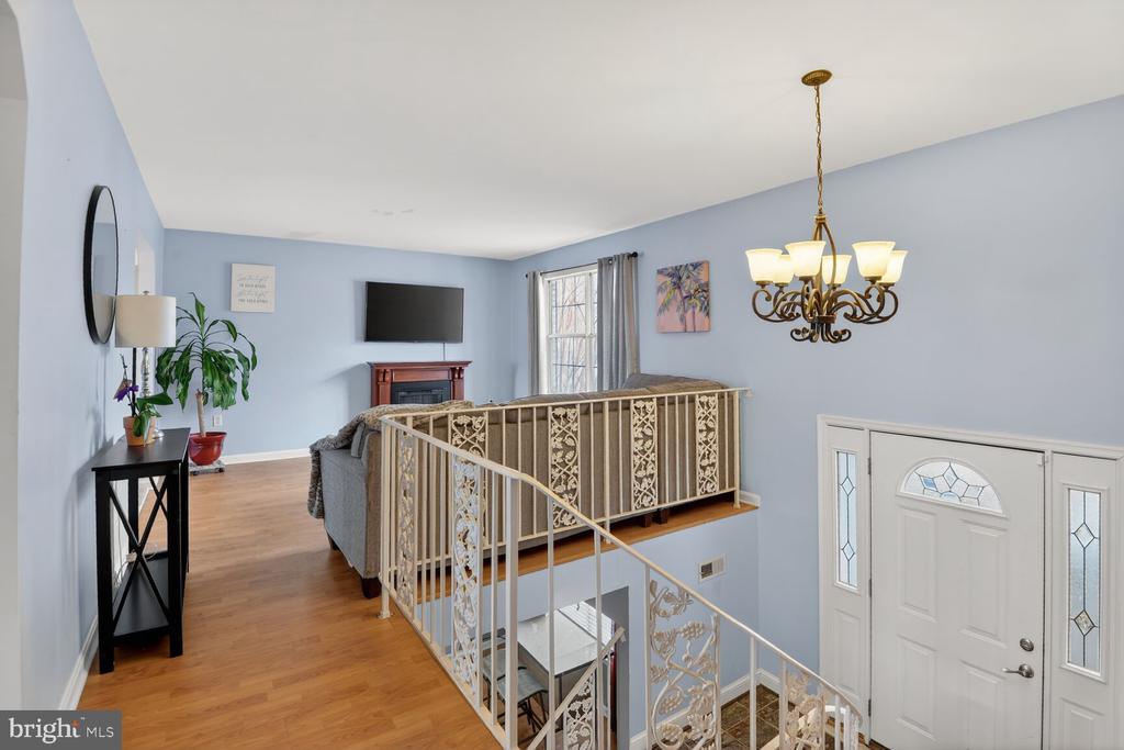 3106 KINGSWAY COURT