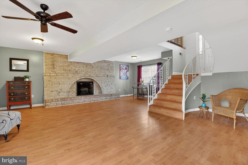 3106 KINGSWAY COURT