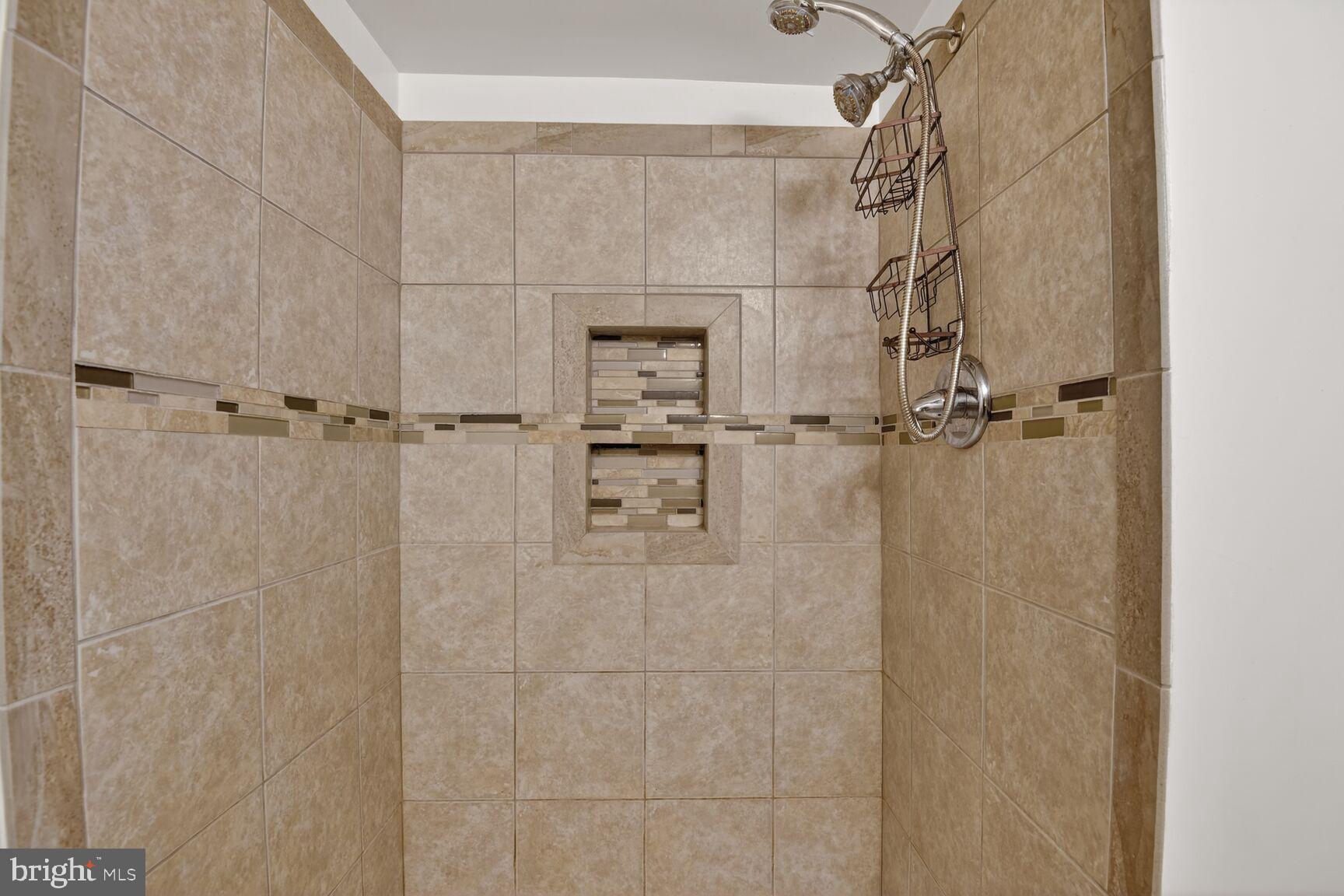 3106 KINGSWAY COURT