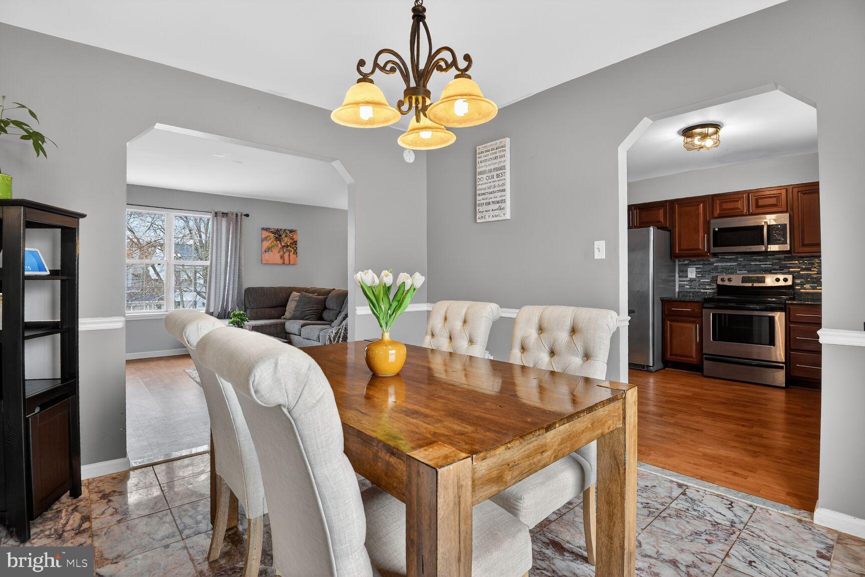 3106 KINGSWAY COURT