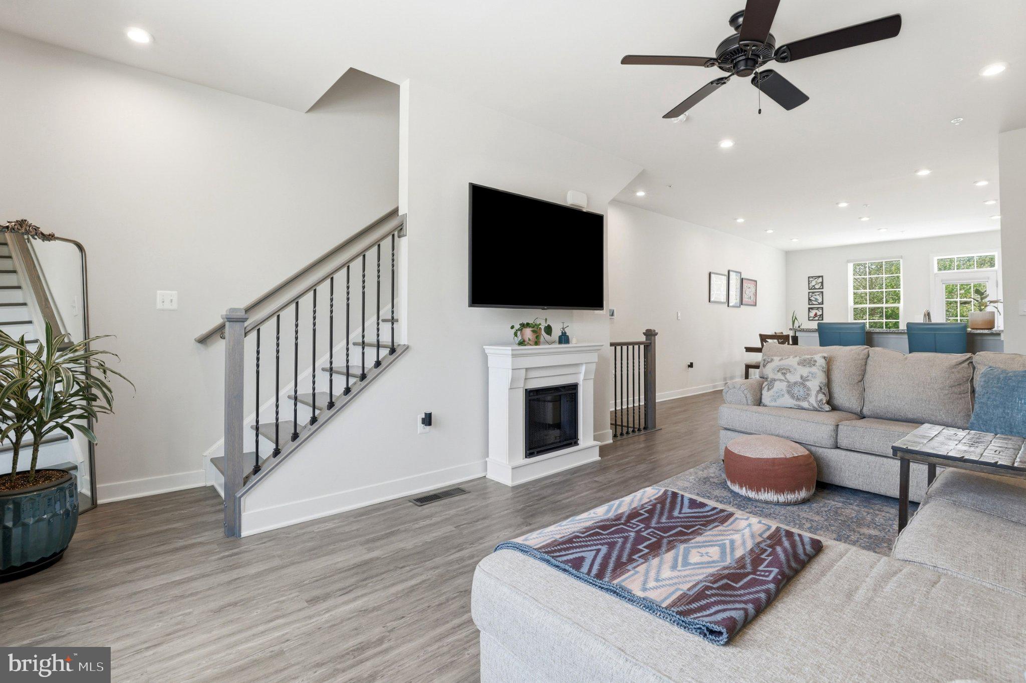 4915 CREST VIEW DRIVE