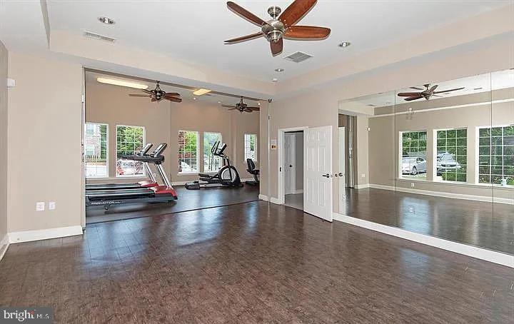 1301 KAREN BOULEVARD 401