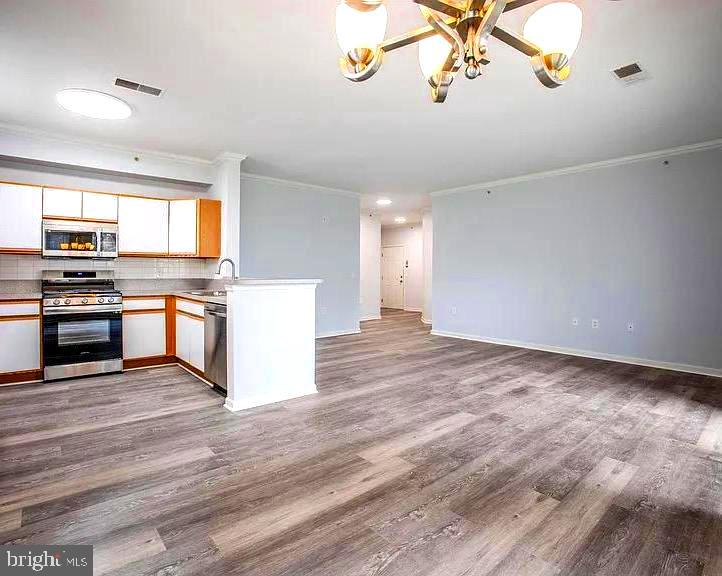 1301 KAREN BOULEVARD 401