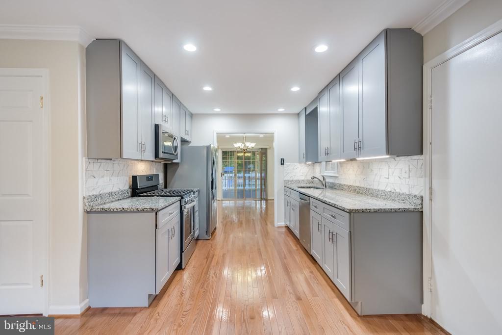 1602 SUNDEW COURT